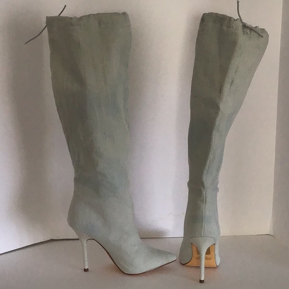 💥💥 FOREVER 21 💥💥.          DISTRESSED DENIM SHAFT BOOTS - Picture 1 of 7